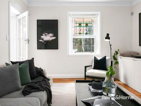 Spacious Two Bedroom in the Heart of Bellevue Hill - Photo 5
