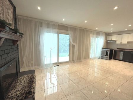 For Lease - 71 Covent Crescent, Aurora, Ontario - Photo 3