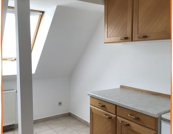 Gemütliche 2,5-Zimmer-Dachwohnung mit EINBAUKÜCHE im Niedrigenergie-Haus mit Spitzboden - Photo 1