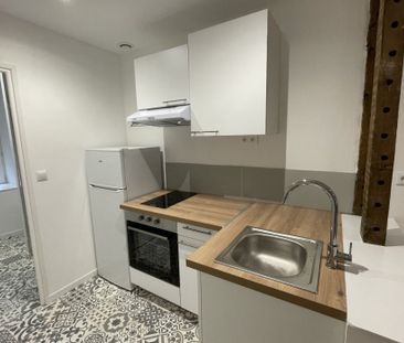 1 pièce, 28m² en location à Saint Yrieix La Perche - 460 € par mois - Photo 3