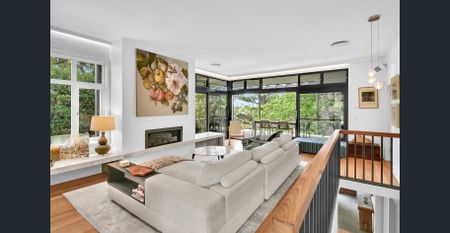 A Quiet Luxury Retreat with Middle Harbour Views - Photo 2