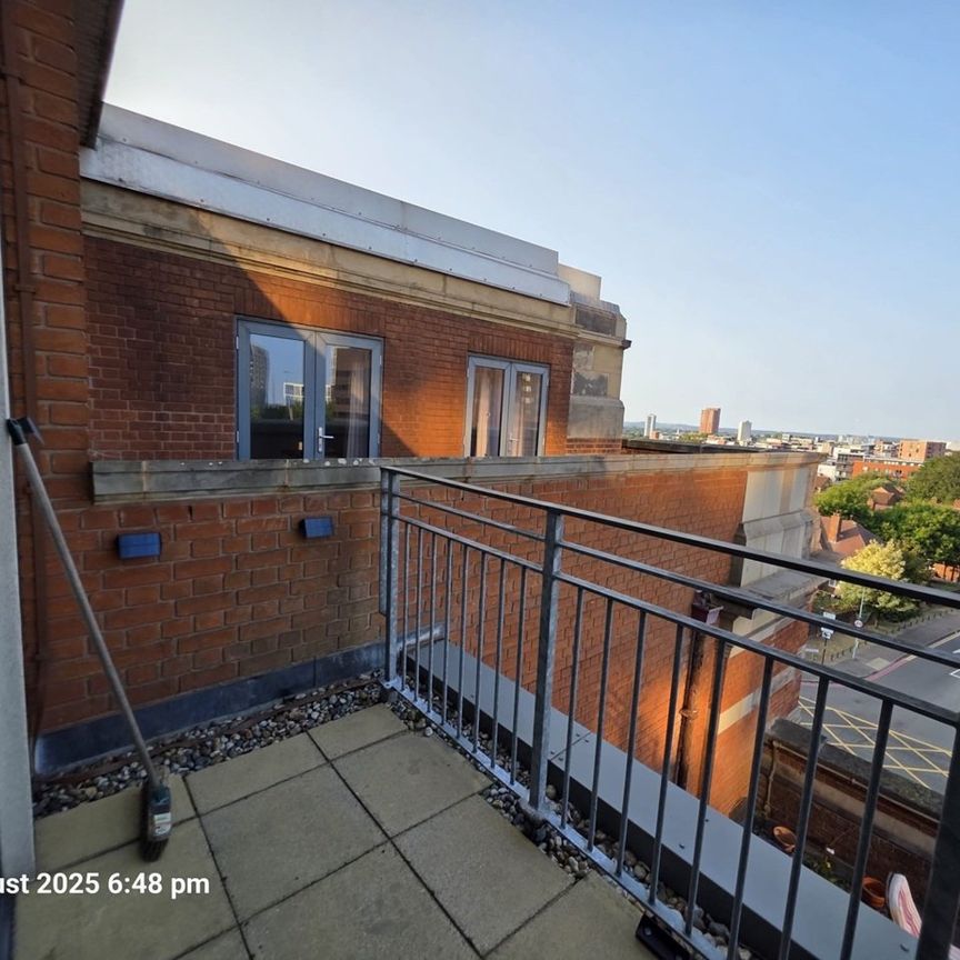 2 Bed Flat, Broadway Plaza, B16 - Photo 1