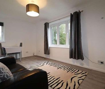 Keats Drive, Macclesfield, SK10 - Photo 2