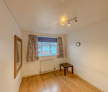 4 bedroom semi-detached house to rent - Photo 4