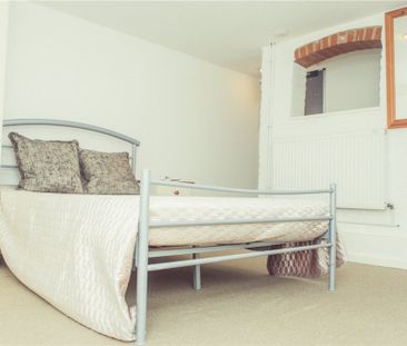 Artillery Road, Guildford, Surrey, GU1 4NN - Photo 6