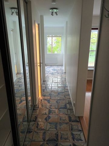 Stockholm, Lidingö, Larsbergsvägen - Photo 5