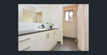 Neat as a Pin! - Photo 4