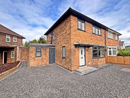 3 bedroom semi-detached house to rent - Photo 2