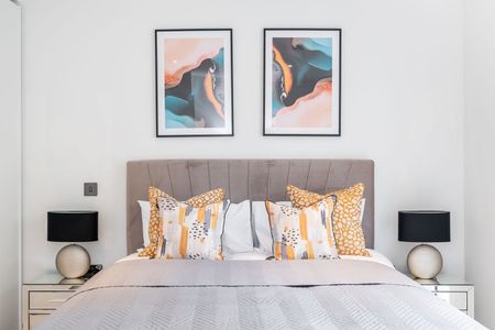 1 Bed Flat, Fountain Park Way, W12 - Photo 3