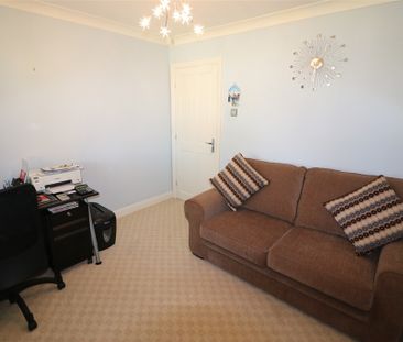 Ella Park, Anlaby, Hull - Photo 2