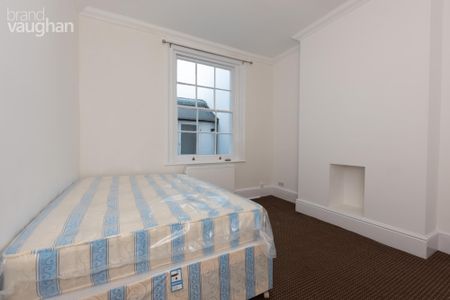 6 bedroom terraced house to rent - Photo 2