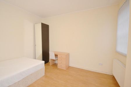 6 bedroom terraced house to rent - Photo 5