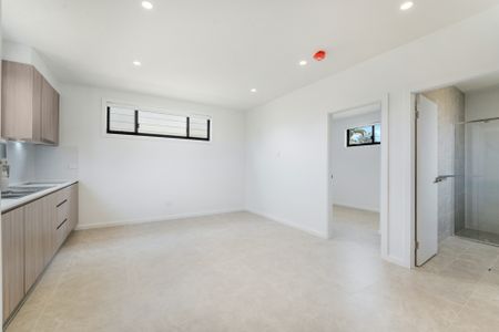 Stylish, Spacious & Super Convenient! - Photo 4