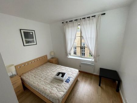 1 Bed Flat, The Circle, SE1 - Photo 3
