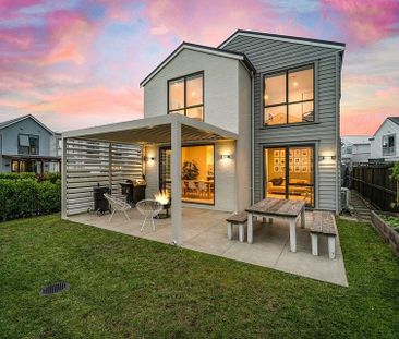 Modern 4-Bedroom Family Home in Prime Hobsonville - Photo 2
