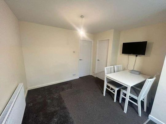 Crescent Grove, Prestwich, M25 - Photo 1