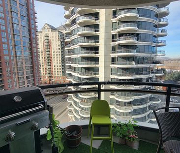 Luxurious Condo With Stunning River And City Views! 2 Parking Stalls. - Photo 6