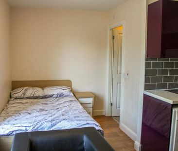 Studio to rent - Photo 6