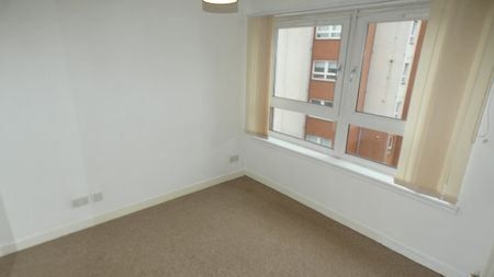 Whitehill Place, Glasgow, G31 2BB - Photo 3