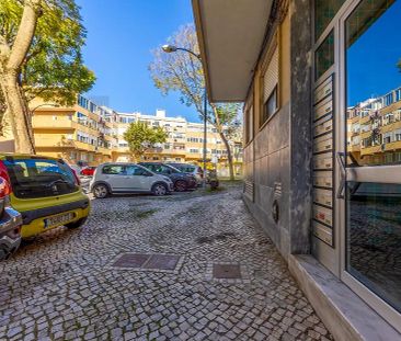 Apartment T2 in Algés, Linda-a-Velha e Cruz Quebrada-Dafundo, Oeiras - Photo 2