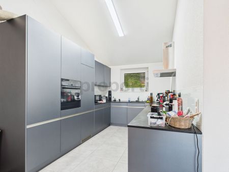 Modern 3.5-room penthouse apartment in the Sargans region (SG) - Photo 4