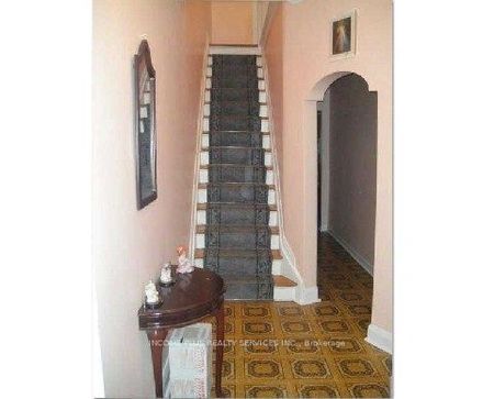 For Lease - 176 Westmount Avenue Unit# Upper, Toronto, Ontario - Photo 5