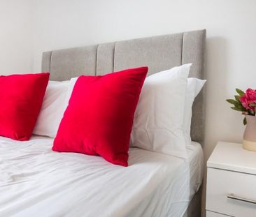 3 bedroom flat to rent - Photo 3