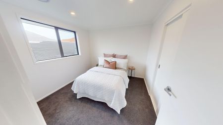 College Estate - 3 Bedrooms - Photo 2