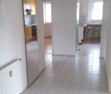 Schicke 2-Zimmer-Wohnung mit Südbalkon und Tiefgaragen-Stellplatz i... - Photo 2