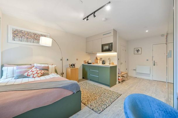 Studio to rent - Photo 1