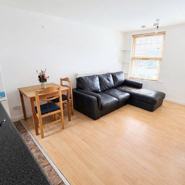 1 Bed Flat, Ripple Road, IG11 - Photo 1