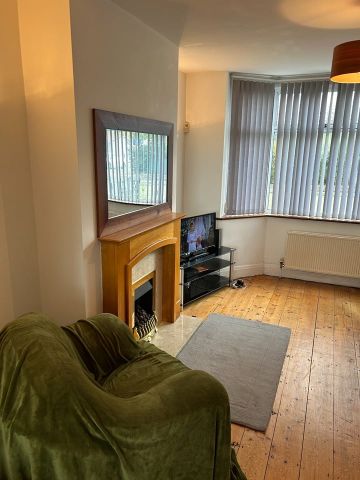 3 Bed Terraced House, Southmead Road, BS10 - Photo 4