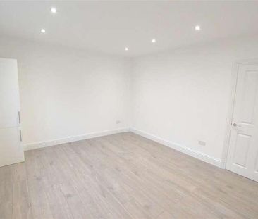 Granville Avenue, SL2 - Photo 4