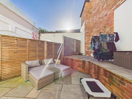 2 bedroom ground floor flat to rent - Photo 5