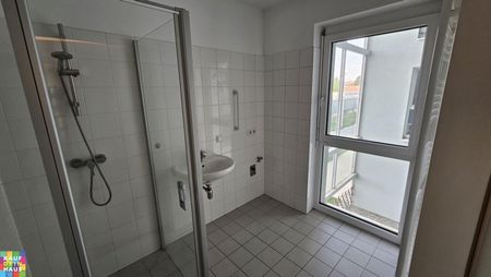 Kleine 2 Zimmerwohnung mit großem Westbalkon und Einbauküche! - Photo 5