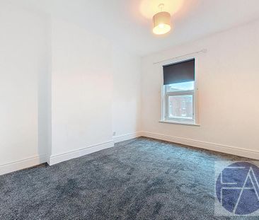 2 bedroom semi-detached house to rent - Photo 4