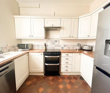 3 bedroom terraced house to rent - Photo 4