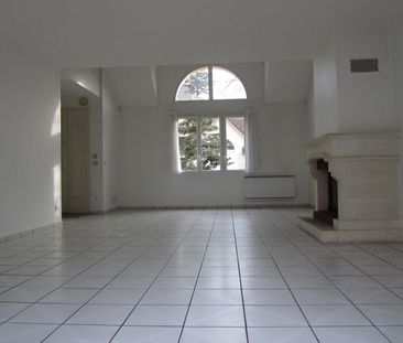 Location Maison 6 pièces 156m² - Photo 1