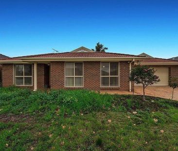 Spacious 3-Bedroom Home in Keilor Lodge - Photo 3