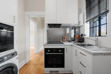 Barrsden – A fully renovated Art Deco gem - Photo 4