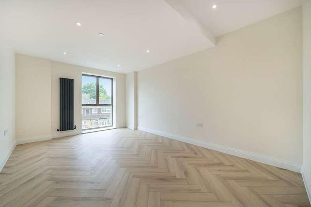 Hutchins Close, Kent, BR8 - Photo 1