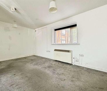 Westcott Place, Swindon, Wiltshire, SN1 - Photo 3