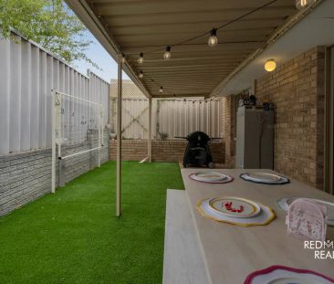 “Beautifully Renovated Villa in Sought-After Palmyra!” - Photo 2