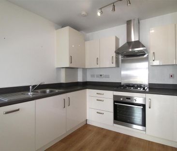 3 bedroom semi-detached house to rent - Photo 5