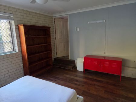 Holland Park West - Photo 3