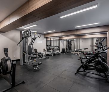 5311 Sherbrooke Street West - Photo 1