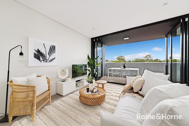 MODERN ONE BEDROOM + STUDY! - Photo 1