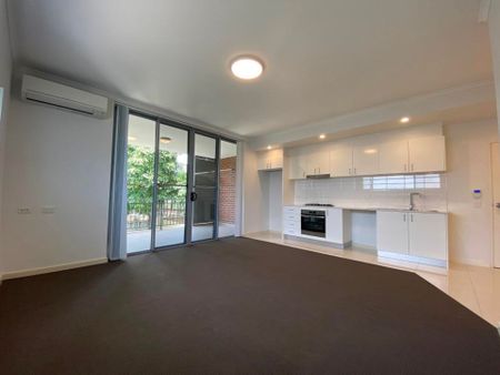 Bedroom Apartment with Lift Access - Photo 3