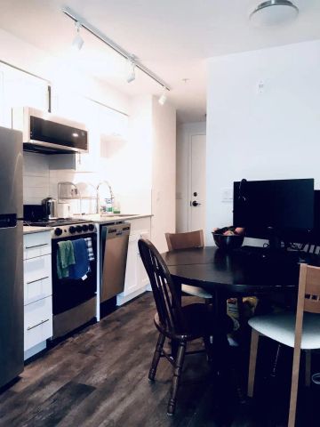 Kie's Place — 1 Bedroom & Den - 203 - Photo 2