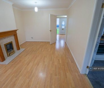 3 bedroom semi-detached house to rent - Photo 1